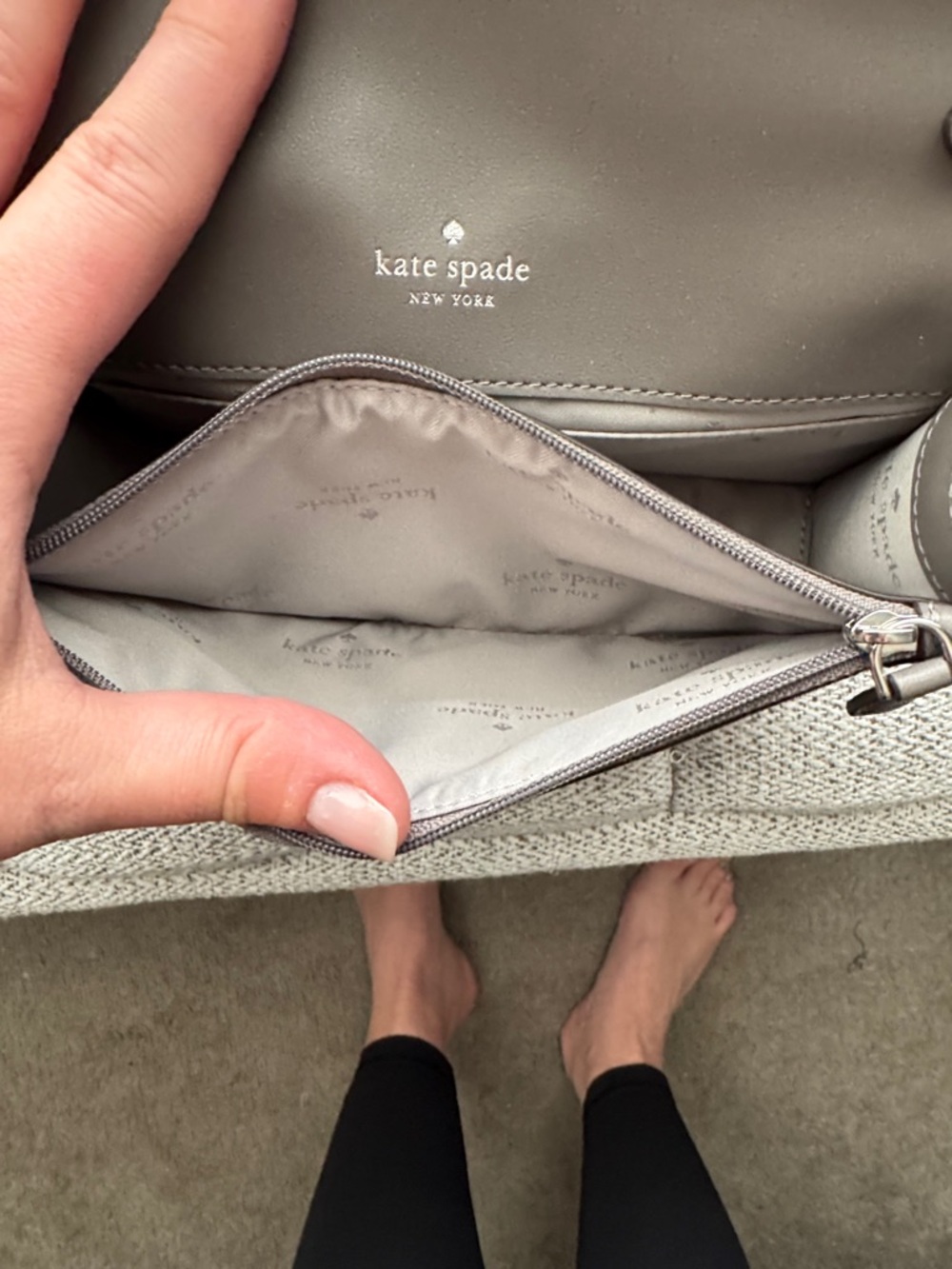 Kate Spade York Knot Suede crossbody - Picture 3 of 4
